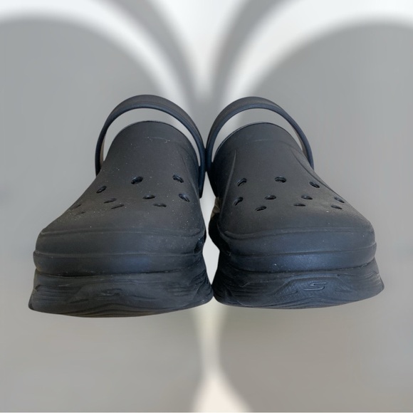 SKECHERS MAX CUSHIONING PLATFORM Faux Fur Lined Foamies Mules Size 10 Gothic - Picture 8 of 15